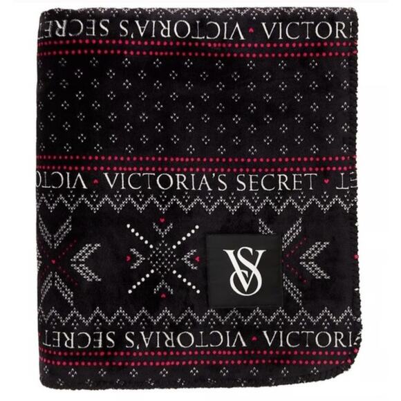 New Victoria's Secret Cozy Sherpa Throw Blanket Black Red Snowflakes Holiday Sof - Picture 2 of 5